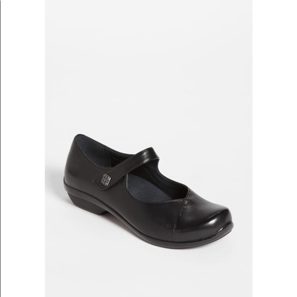 lightweight mary jane shoes